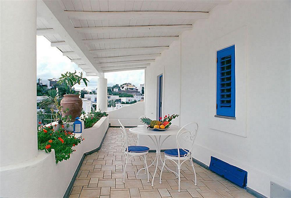 Hotel La Terrazza Panarea Bagian luar foto