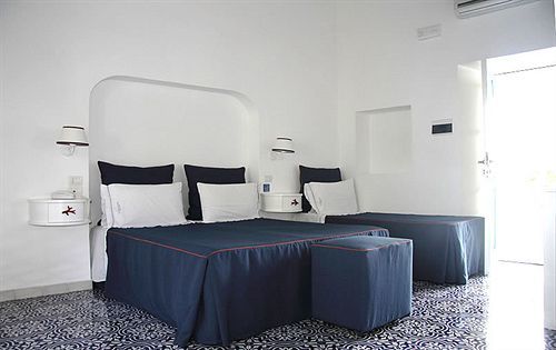 Hotel La Terrazza Panarea Bagian luar foto