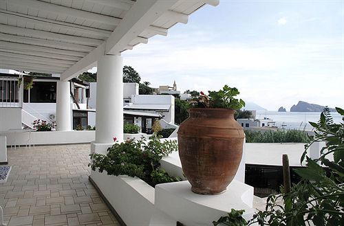 Hotel La Terrazza Panarea Bagian luar foto